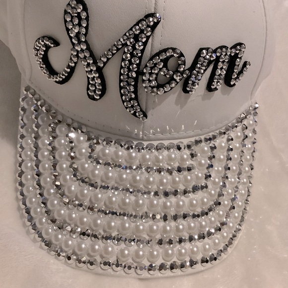 Crystal Stud and Pearl Embellished Mom White Baseball Hat (LV09) - Picture 3 of 5